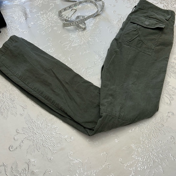 BCBG Maxazria Corduroy Skinny Leg Women’s pants Sz 2 - Picture 1 of 7